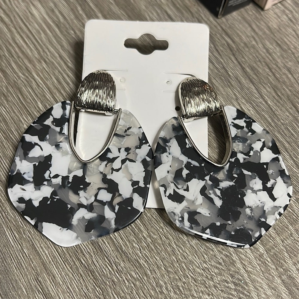 🌸12.50 Fashion Earrings